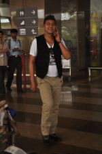 Aadesh Shrivastav arrive back from Gima Awards in Domestic Airport, Mumbai on 24th Sept 2011 (43).JPG